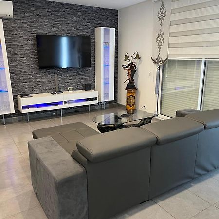 Villa Privative 3 Chambres Et Piscine Priv Pres การ์กาซอน ภายนอก รูปภาพ